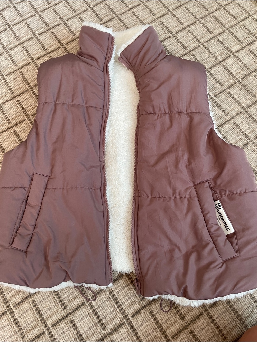 No Boundaries Mauve Reversible Sherpa Puffer Vest